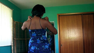 Classy girl with curves is going to screw her fave toy