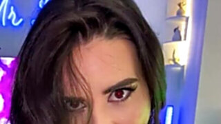 Suttin giving a sloppy blowjob in a point of view video