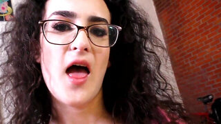 Lyra Lockhart shows her BJ skills after studying