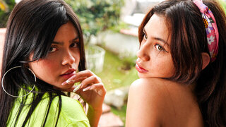 Cute Friends Take Pictures of Sexy and Young Bodies in the Room