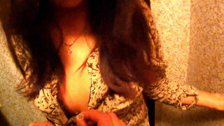 Russian amateur cutie agrees to give head for some money