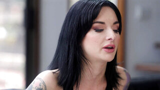 Lysagna Del Ray looking bangable in a solo video