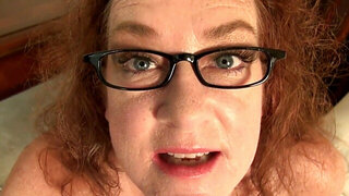 Frizzy-haired old whore shows her fiftysomething cunt