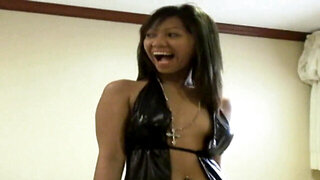 Filipina gives a blowjob and gets fucked by a BWC