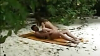 Nick lang pound thailand chicks in pattaya beach