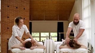 Couple's massages are usually more satisfying for the GFs