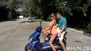 Pussybanging delivered to a milf