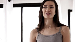 Sexy Gizelle Blanco fucks her nuru masseuse Madi Laine