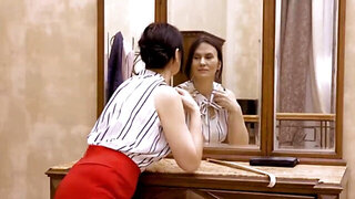 Cougar with a nice bum gets it deep in the kitchen