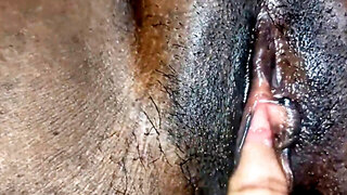 Slippery and tattooed Indian lady gets pussy rubbed close