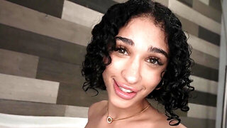 Fill my creamy fudge brown cookie with your thick chocolate