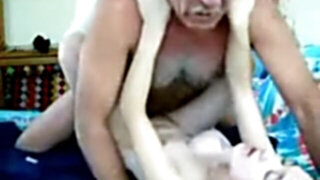 Die Cunt wird vom alten Mann gefuellt