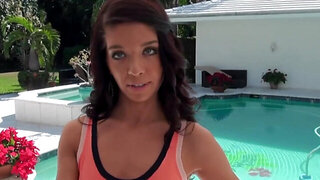 Averi Brooks shows how she rides and when she cums