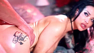 Inked American girl needs some good fucking