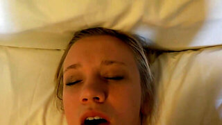 Vacationing blonde cutie gets her pussy smashed early