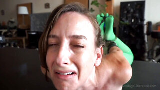 Elise Graves endures being tortured by a fucking machine