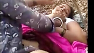 Amateur Desi couple copulates in the fresh air