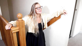 Beth is feeling super horyn and she can not stop masturbating