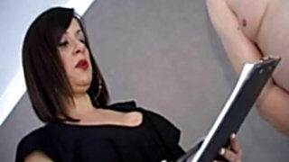 Dominatrix recruits a new sub