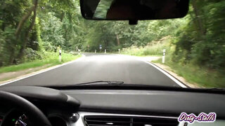 OHNE GUMMI Per Anhalter mitgenommen und weggebumst