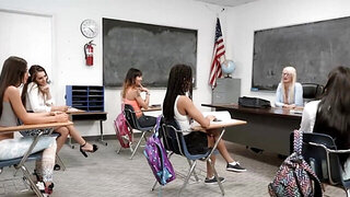 Professor MILF has two lesbo teens going CRAZY in FFF