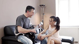 Guitar playing older guy gets to fuck a brunette babe