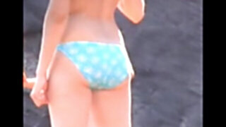 Teenager Lanky in cinema