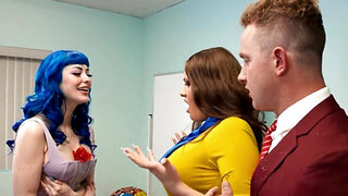 Jewelz Blu wants to fuck horny men in an office 3some