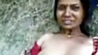 North indian aunty providing DT to her customer