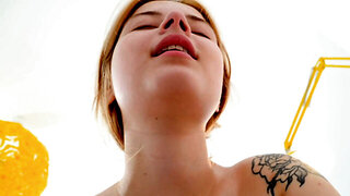 Bianca Bell and Cizly: facesitting makes lez porn hot