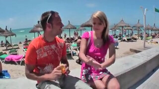 Biotch am Ballermann abgeschleppt und durchgefickt