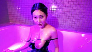 Li Er masturbating in the jacuzzi before the fucking