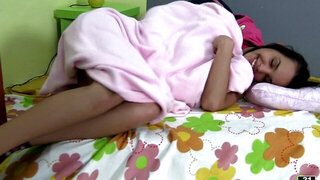 Video shows that lonely Latina teen satisfies herself at easy