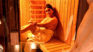 Mature diva finds a way to get her vag fucked even deeper