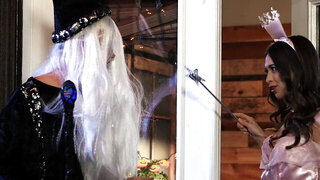 Riley Reid is a fiery that loves sucking magic sticks