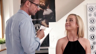 Astonishing blonde Vinna Reed is being fucked by David Perry