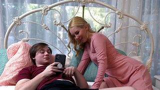 Aaliyah Love wants to record an actual sextape... with stepson