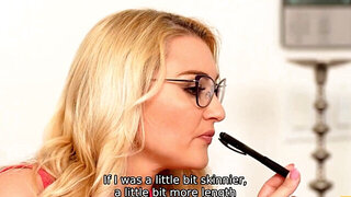 Julia Robbie seduces her client and gets fucked silly