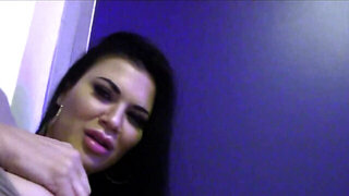 UK slag is going to get her mature hole fucked in public