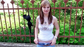 Daring lady agrees to have sex in public in exchange for cash