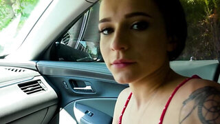 Babe dominates over driver and gives him a blowjob during driving