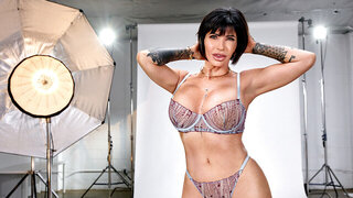 Nympho cougar with amazing curves feasting on a BBC