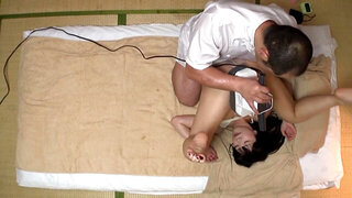 Rubdown For Married Girl On The Brim Of Ejaculation 1(Censored)