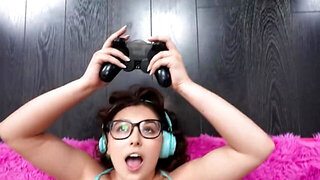 Two hot bitches want to screw a very hung, very kinky man
