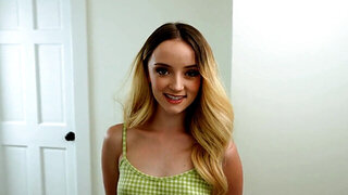 Slutty blonde wants him to put it in her opening