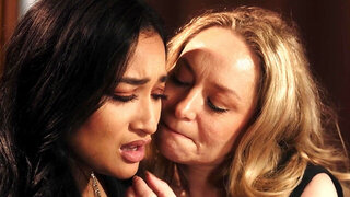 Aiden Starr and Avery Black make each other orgasm