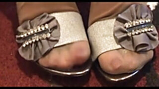 high high-heeled slippers job