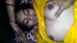 Indian guy penetrates GF's unshaved peach at home