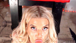 Blue-eyed blonde Robyn Quinn masturbates and sucks