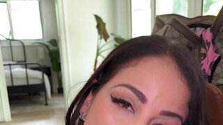 The stunning MILF Miss Raquel shown in point of view